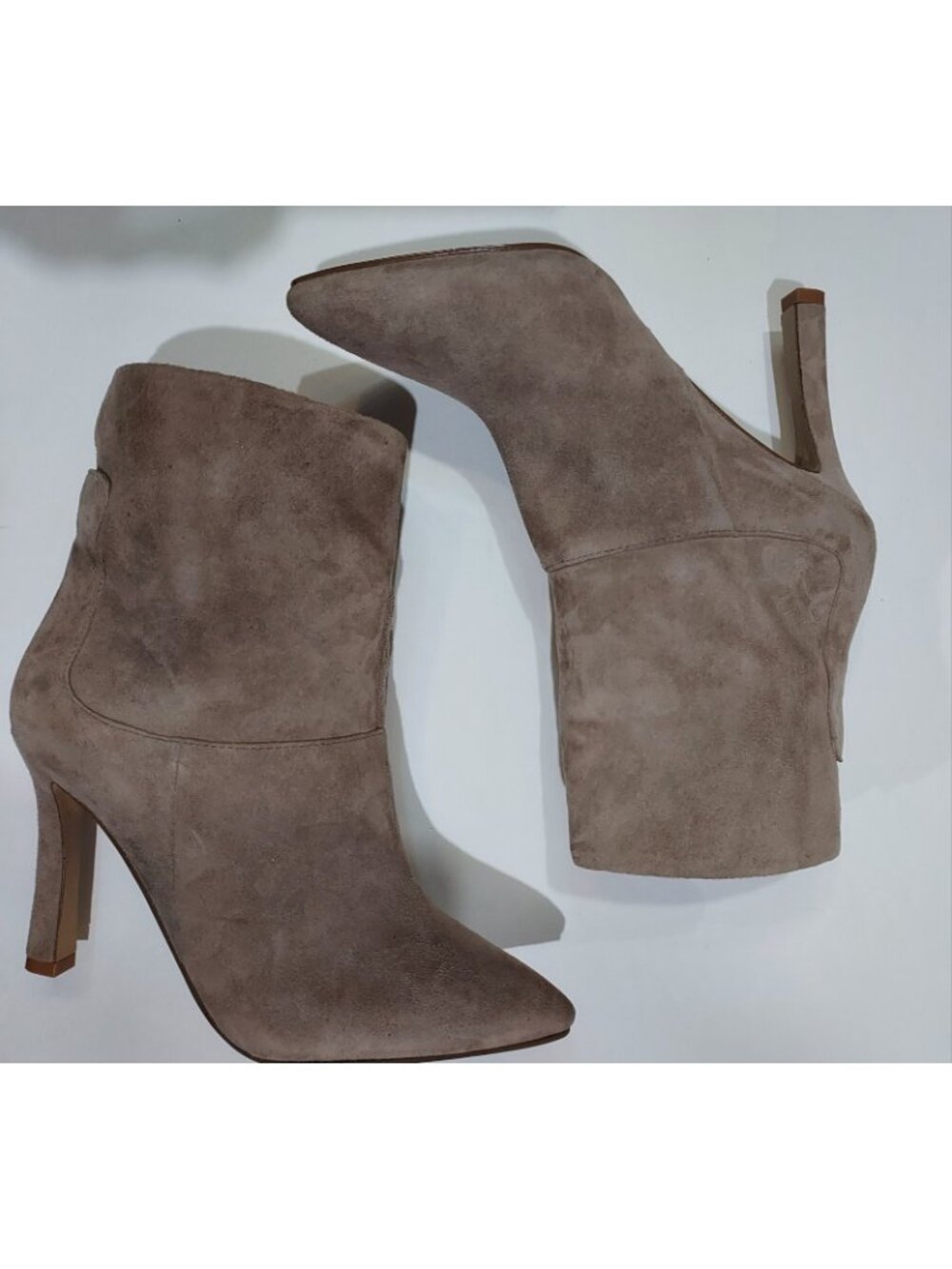 Boots Nine West Beige Suede Stiletto Size 7.5 Pull On 4 Inch Heels Never Worn - Picture 5 of 9